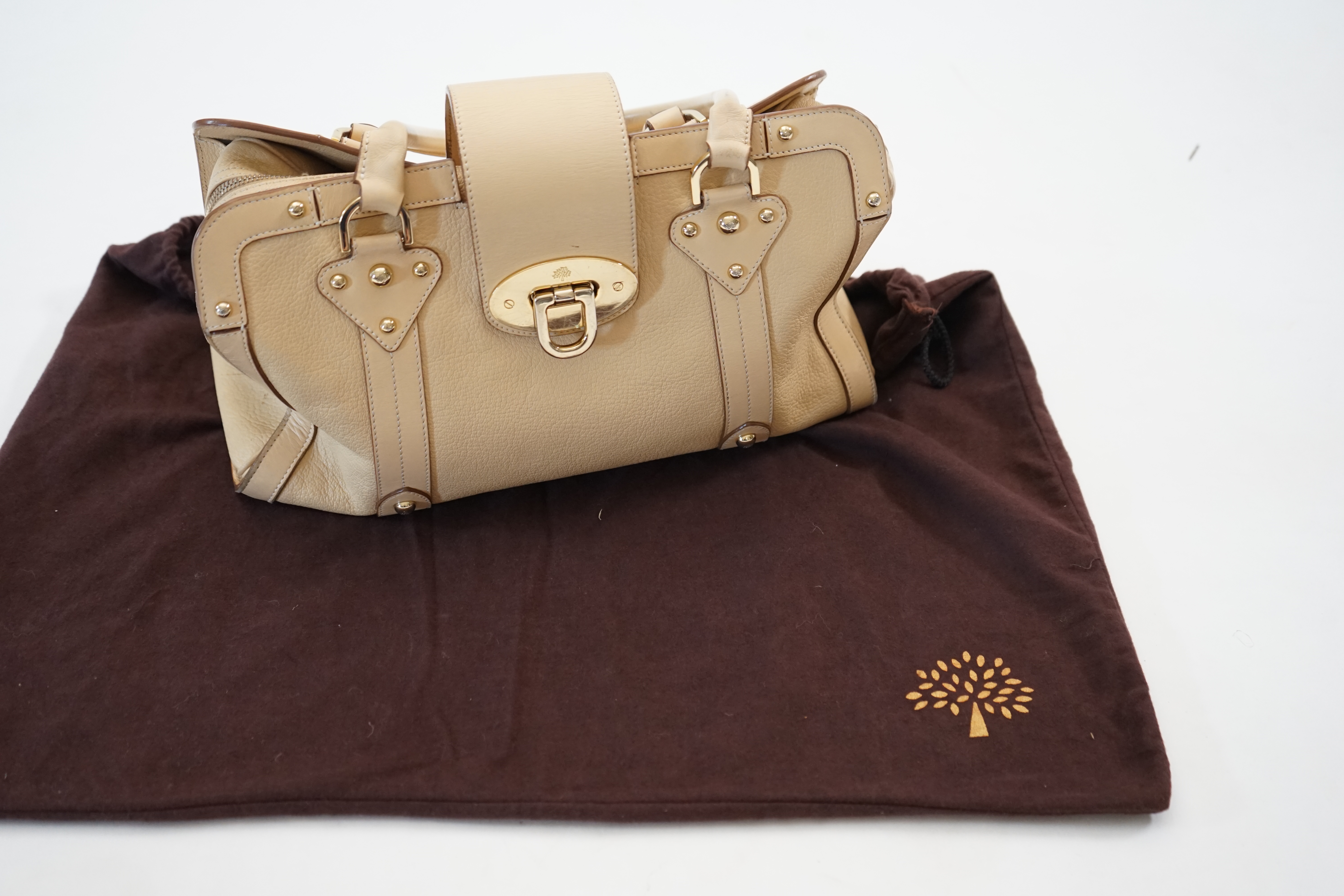 A Mulberry Fitzrovia beige tote/shoulder bag width 27cm, depth 15cm, height 22cm